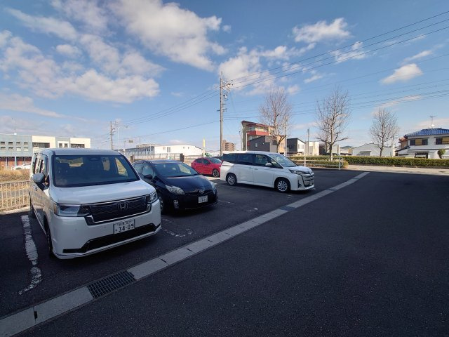 グレイス SEの駐車場