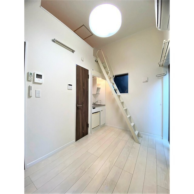 ＩＲＩＥ　ＦＬＯＯＲＳの内装