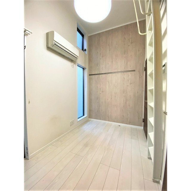 ＩＲＩＥ　ＦＬＯＯＲＳの内装