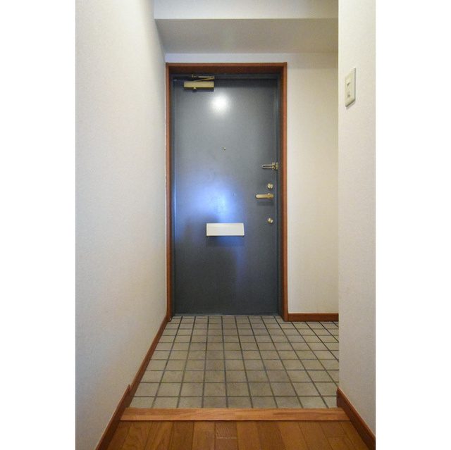 ボヌール千里中央弐番館の玄関