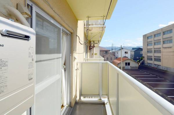 ビレッジハウス宝地2号棟のバルコニー|モデルルームの写真です