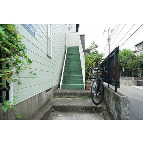 富士ハウスのエントランス|２Fエントランス