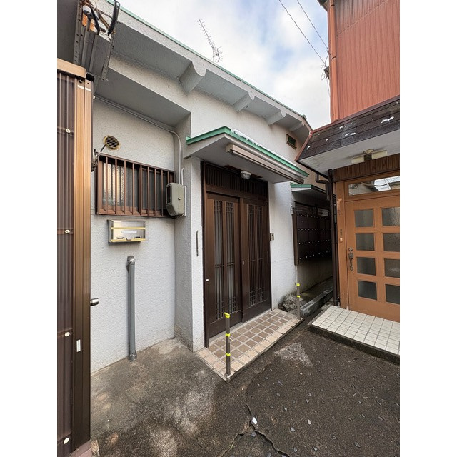 リノベPT長良森町のエントランス
