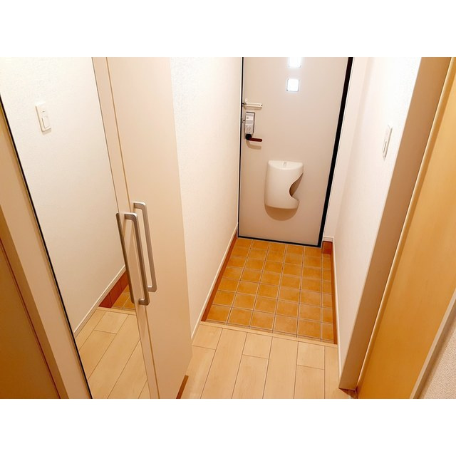 メゾン・ド・フルールＡの玄関