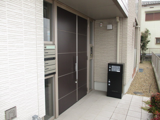 シャーメゾン　ラピュタのエントランス