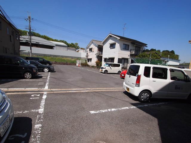 パセオ白鳳Ｂの駐車場