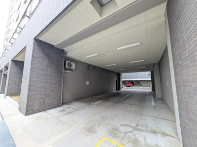 【駐車場】 | ペルル堺ウイングタワー | お車の出し入れも楽々ですね♪現地駐車場部分になります！
