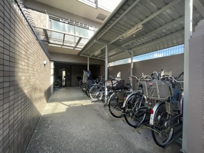 【その他共用部分】 | チサンマンション松原 | 清潔に維持されている共用部。住む方のマナーの良さが感じられます！