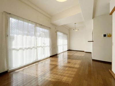 【居間・リビング】 | キャスビック田井城 | 家族の一体感を感じられるDK！家族と過ごす時間を大切にする方にぴったりの住空間です♪