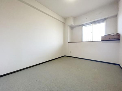 【寝室】 | キャスビック田井城 | 明るい陽射しが射し込む心地良い空間です♪