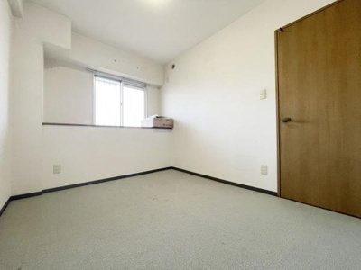 【子供部屋】 | キャスビック田井城 | 充分な広さと収納機能を備えた部屋はお子様の自発性と成長を促します。お子様の成長を支える、勉強や好きなことに没頭する学びの空間にどうぞ。