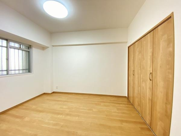 【洋室】 | メゾンドール朝霧