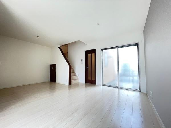 【居間・リビング】 | 守口市高瀬町3丁目　中古戸建