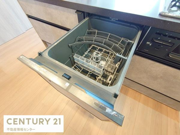 【キッチン】 | ノバカネイチ阿波座２番館 | 食洗器付のシステムキッチン！
対面式のため、リビングを見ながら家事をすることが出来ます！