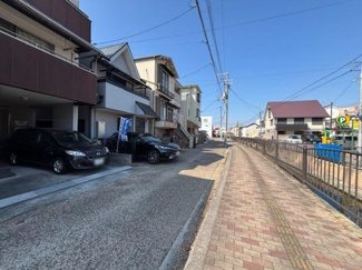 【前面道路含む現地写真】