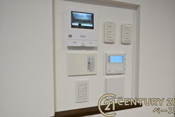 北葛城郡河合町広瀬台２丁目の中古一戸建の内装|■ＴＶモニター付きインターホンで防犯対策もバッチリ！来客も一目でわかり安心です！