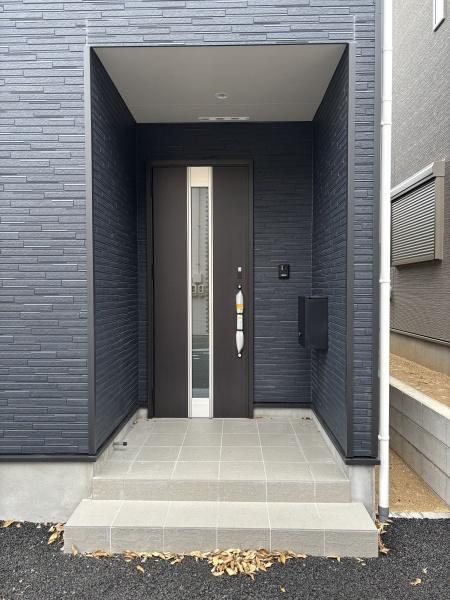 蒲郡市三谷町第11　全2棟・2号棟の玄関|訪れる人を心地よく迎え入れます。