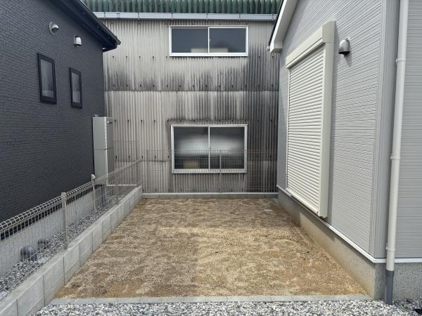 蒲郡市三谷町東1丁目　全5棟・2号棟の庭|ウッドデッキやBBQ。想像が膨らむお庭