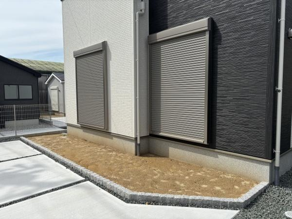 蒲郡市三谷町東1丁目　全5棟・5号棟の庭|草花で飾れるお庭。