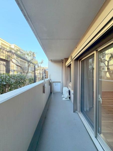 日神デュオステージ三ツ沢公園のバルコニー