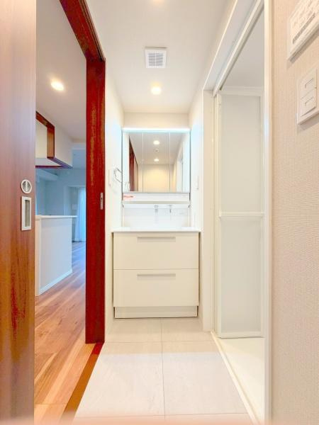 日神デュオステージ三ツ沢公園の独立洗面台