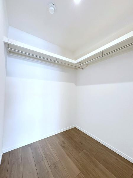 コスモ湘南野比海岸B棟の洋室