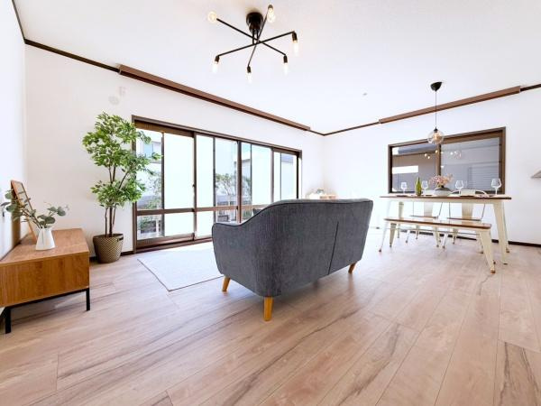 横浜市港南区下永谷２丁目の中古一戸建の居間・リビング