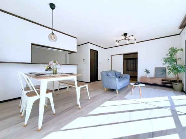 横浜市港南区下永谷２丁目の中古一戸建の居間・リビング