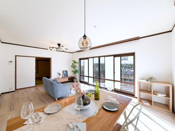 横浜市港南区下永谷２丁目の中古一戸建の居間・リビング