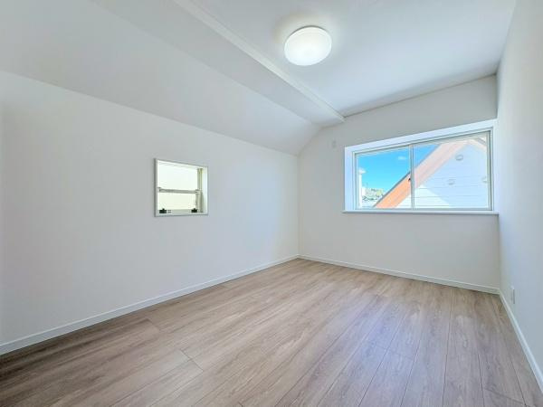 逗子市久木８丁目の中古一戸建の洋室