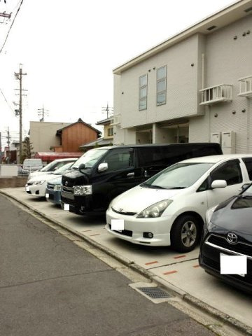 ＶＩＶＡＣＥ（ヴィバ－チェ）の駐車場