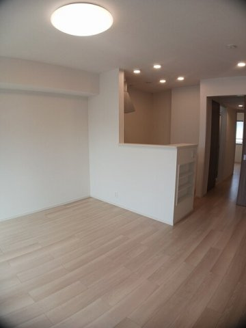 ｇｌｉｓｔｅｎ　ｃｏｕｒｔのその他