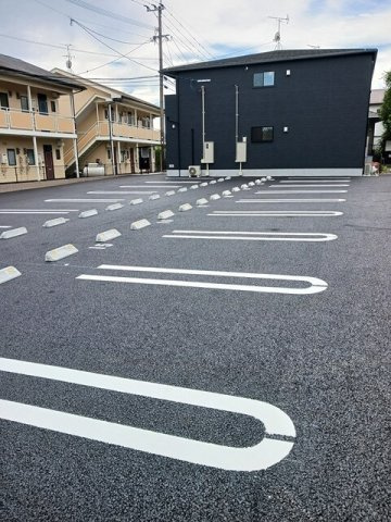 ラ　クラルテ　ａの駐車場