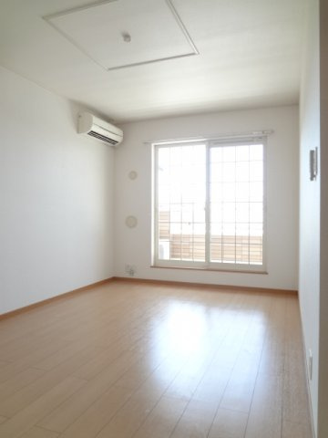 グランガーデンⅢの居間・リビング