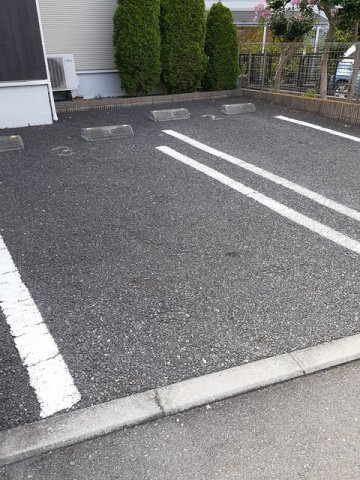 サニーブライトの駐車場