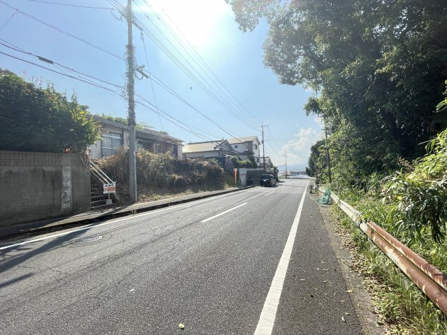 鹿児島県鹿児島市坂之上3丁目27-30の前面道路含む現地写真