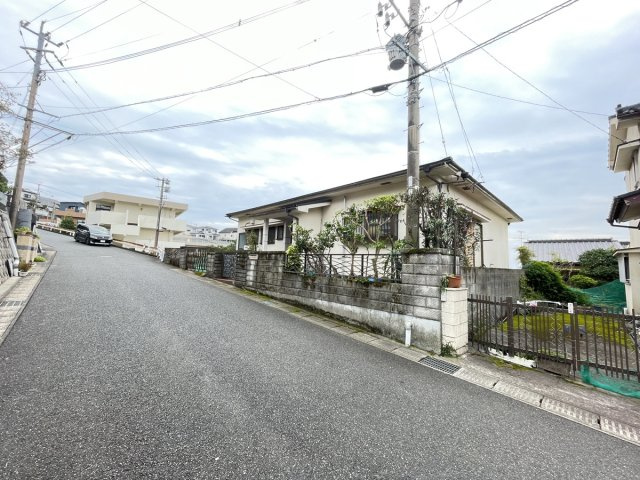 鹿児島県鹿児島市東坂元2丁目1-5の前面道路含む現地写真