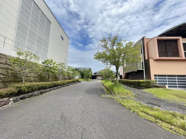 鹿児島県鹿児島市伊敷台1丁目35-7の前面道路含む現地写真|前面道路含む現地写真です