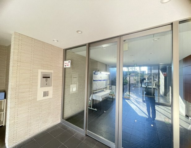 サーパス明和　鹿児島県鹿児島市明和4丁目1-5のエントランス|建物の内部です