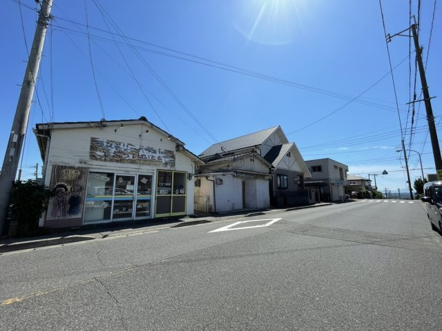 鹿児島県鹿児島市西伊敷3丁目5-4の前面道路含む現地写真