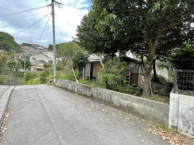 鹿児島県鹿児島市東坂元４丁目19-12の前面道路含む現地写真