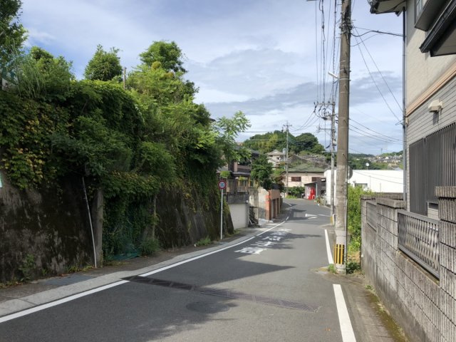 鹿児島県鹿児島市下伊敷３丁目45-6の前面道路含む現地写真