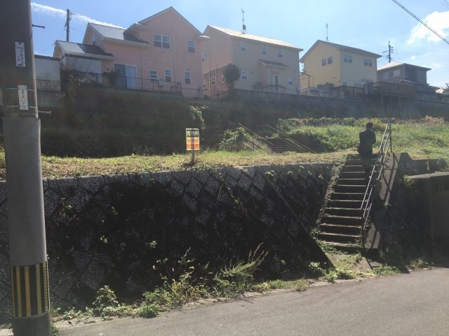 鹿児島県鹿児島市牟礼岡１丁目18-2の隣の外観