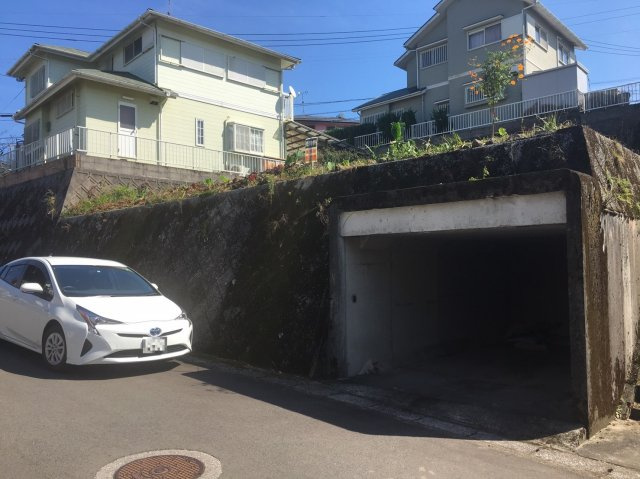 鹿児島県鹿児島市牟礼岡１丁目16-14の隣の外観