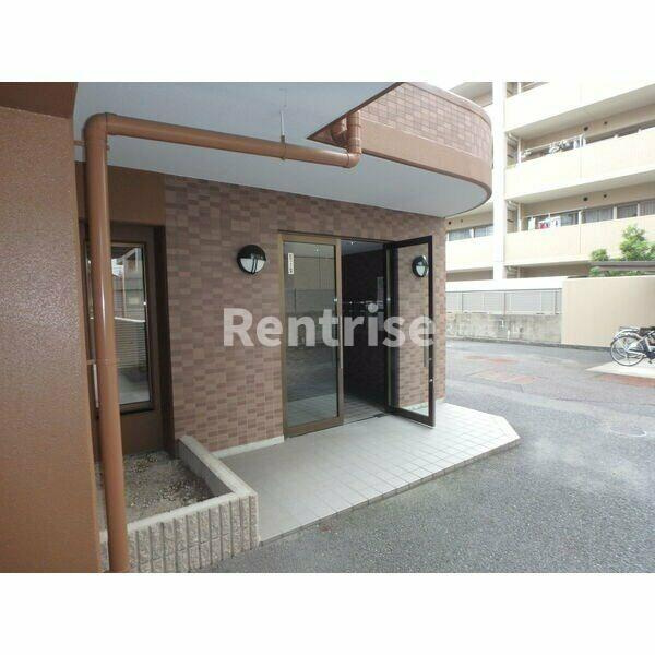 プリミエールT’sのエントランス