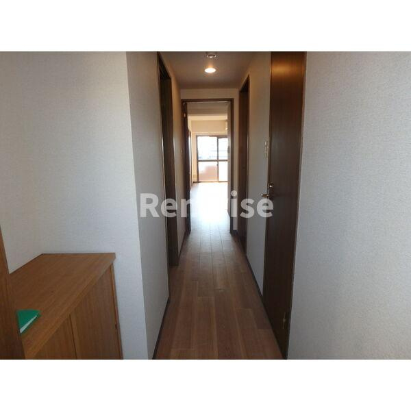 プリミエールT’sの玄関