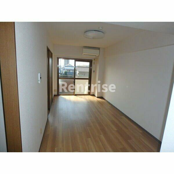 プリミエールT’sの居間・リビング