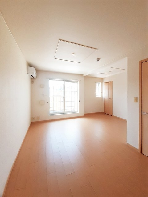 ソレアード久保Ⅰ番館の居間・リビング