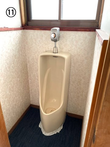 長野県長野市若穂綿内　中古戸建　庭付き一戸建て　夢のマイホーム　和の空間を重んじる6DKの広々一戸建てのトイレ|1Fトイレです