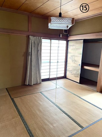 長野県長野市若穂綿内　中古戸建　庭付き一戸建て　夢のマイホーム　和の空間を重んじる6DKの広々一戸建ての和室|ダイニングキッチン横の和室Aです